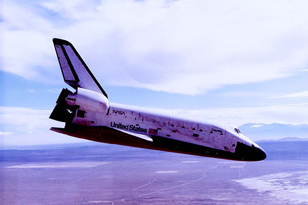 space shuttle Columbia on final approach
to Edwards Air Force Base, November 14, 1981.